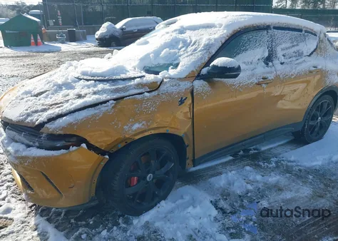 2024 Dodge Hornet R/T Plus from USA, damaged, VIN ZACPDFDW4R3A16799